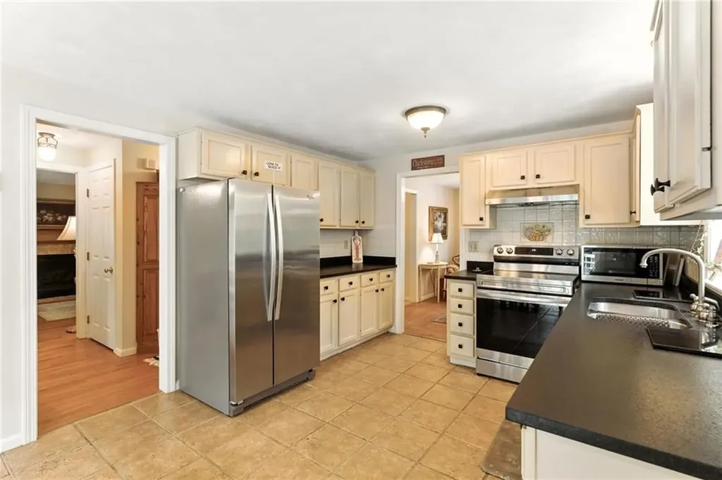 154 Black Pond Road Charlestown RI 02813