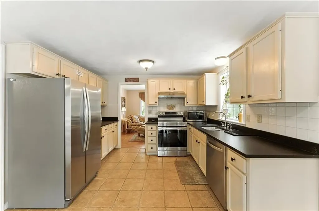154 Black Pond Road Charlestown RI 02813