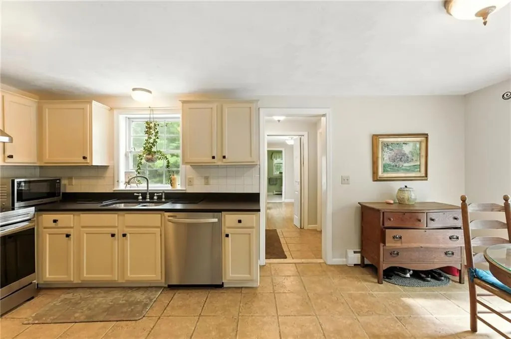 154 Black Pond Road Charlestown RI 02813