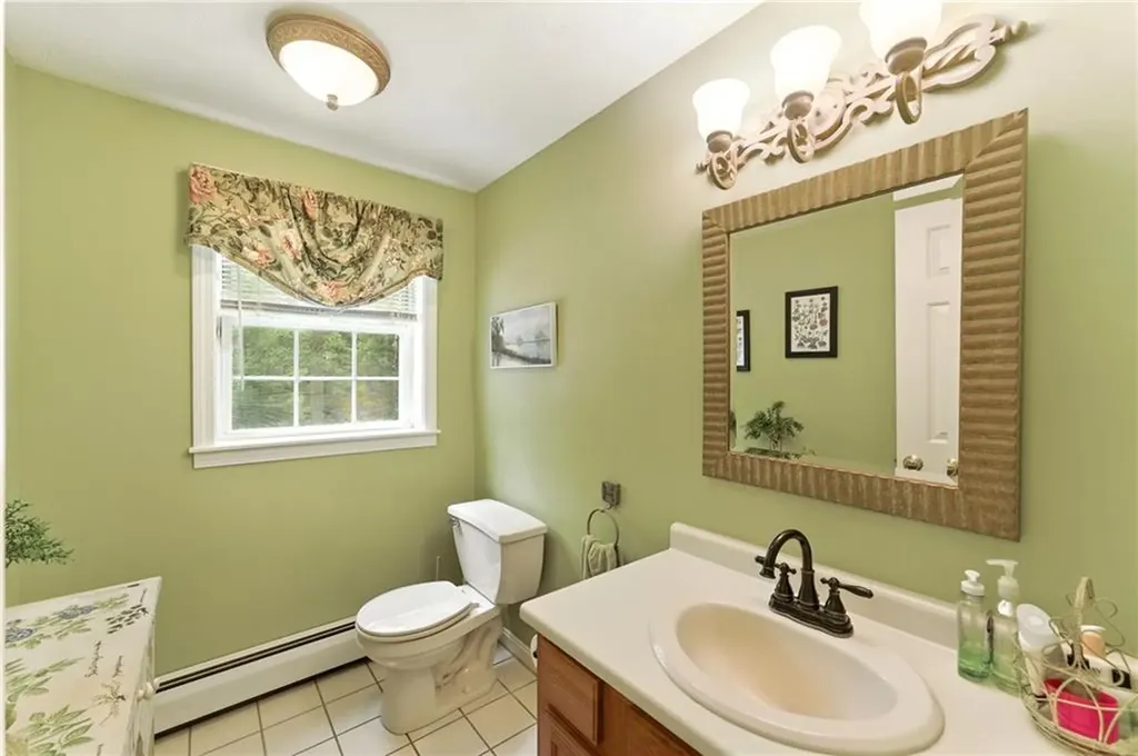 154 Black Pond Road Charlestown RI 02813