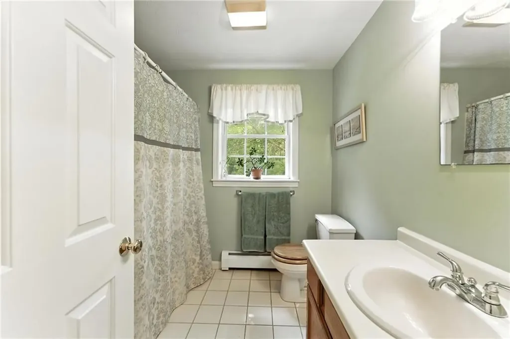 154 Black Pond Road Charlestown RI 02813