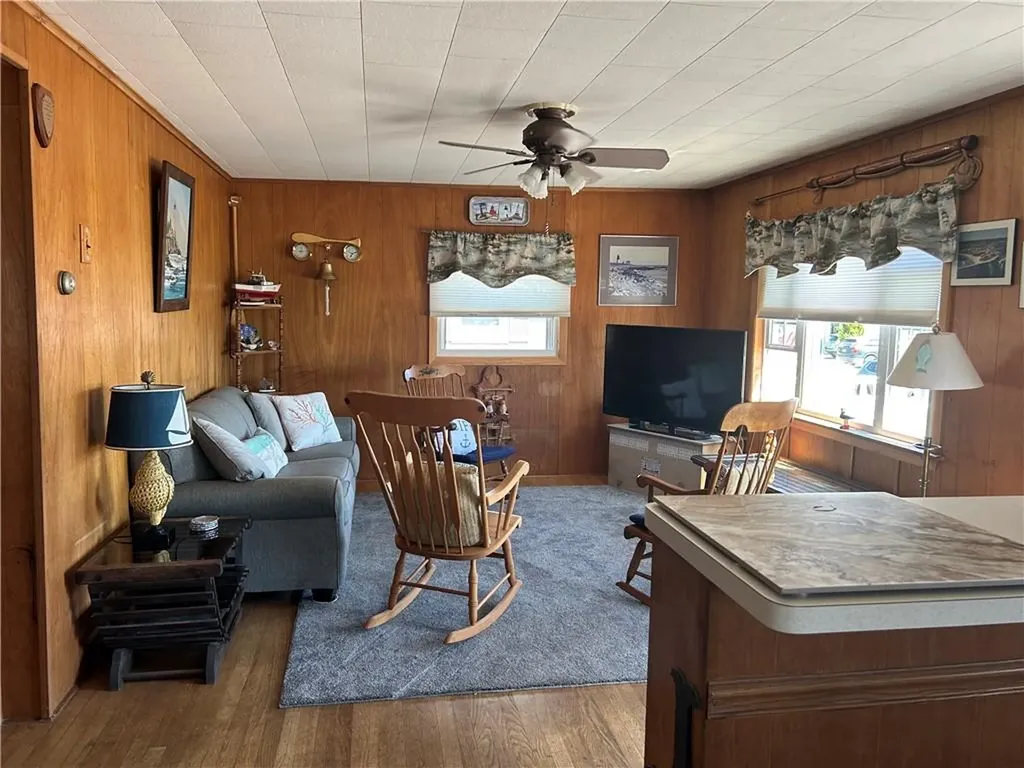 4 Arbeth Road Narragansett RI 02879