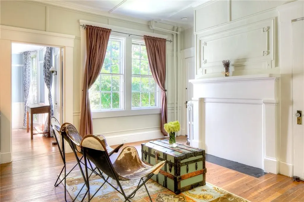 24 Old Beach Road Newport RI 02840