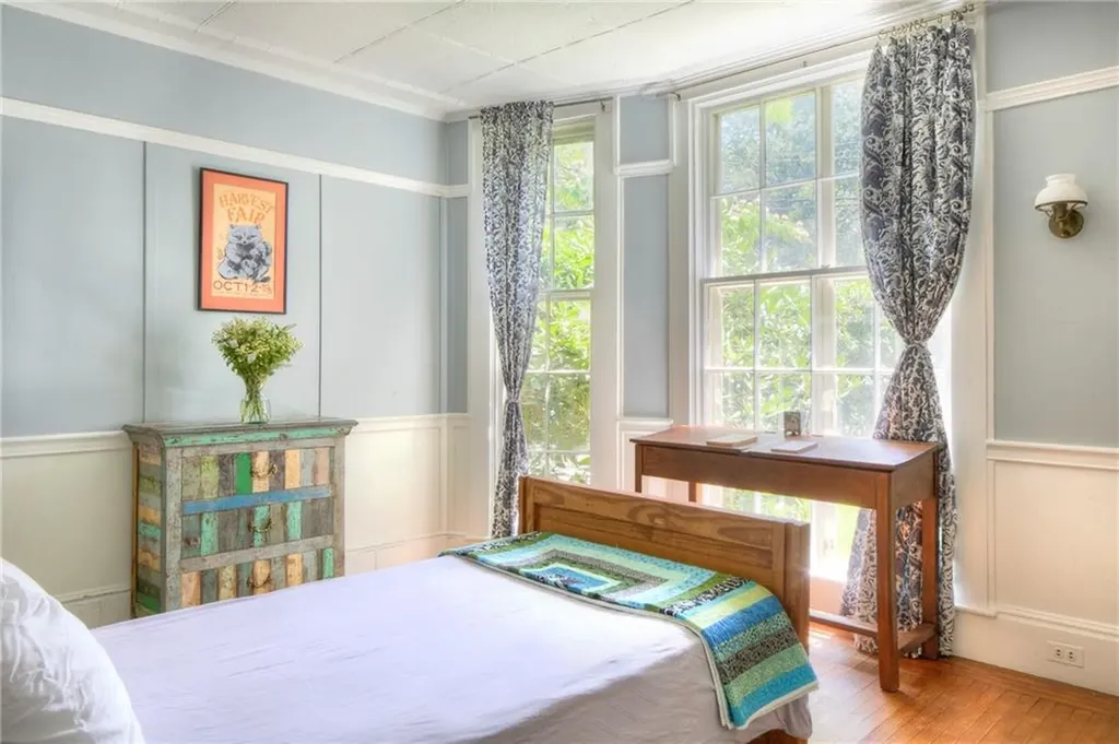 24 Old Beach Road Newport RI 02840