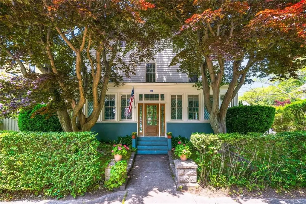 24 Old Beach Road Newport RI 02840