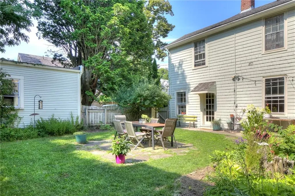 24 Old Beach Road Newport RI 02840