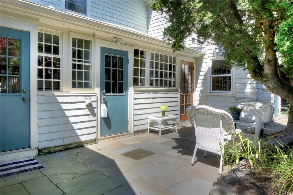 24 Old Beach Road Newport RI 02840