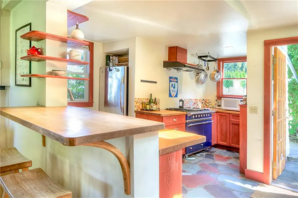 24 Old Beach Road Newport RI 02840