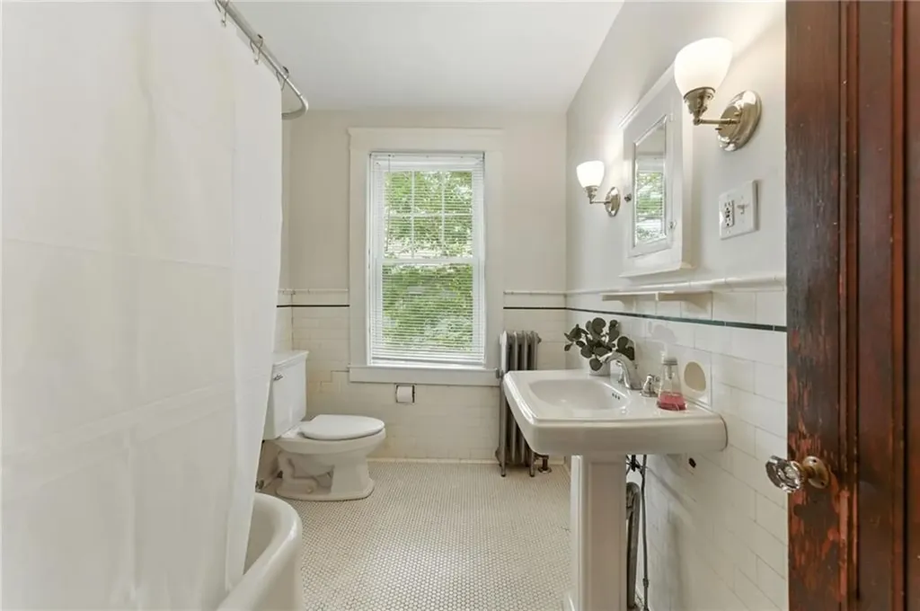 48 Grotto Avenue Providence RI 02906