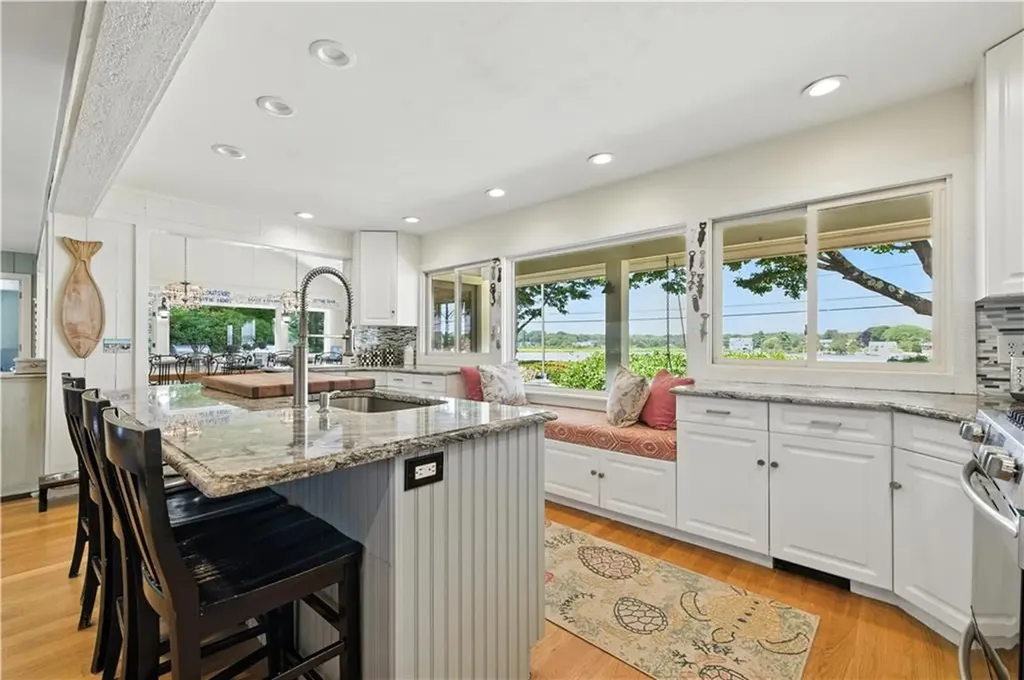 60 Avondale Road Westerly RI 02891