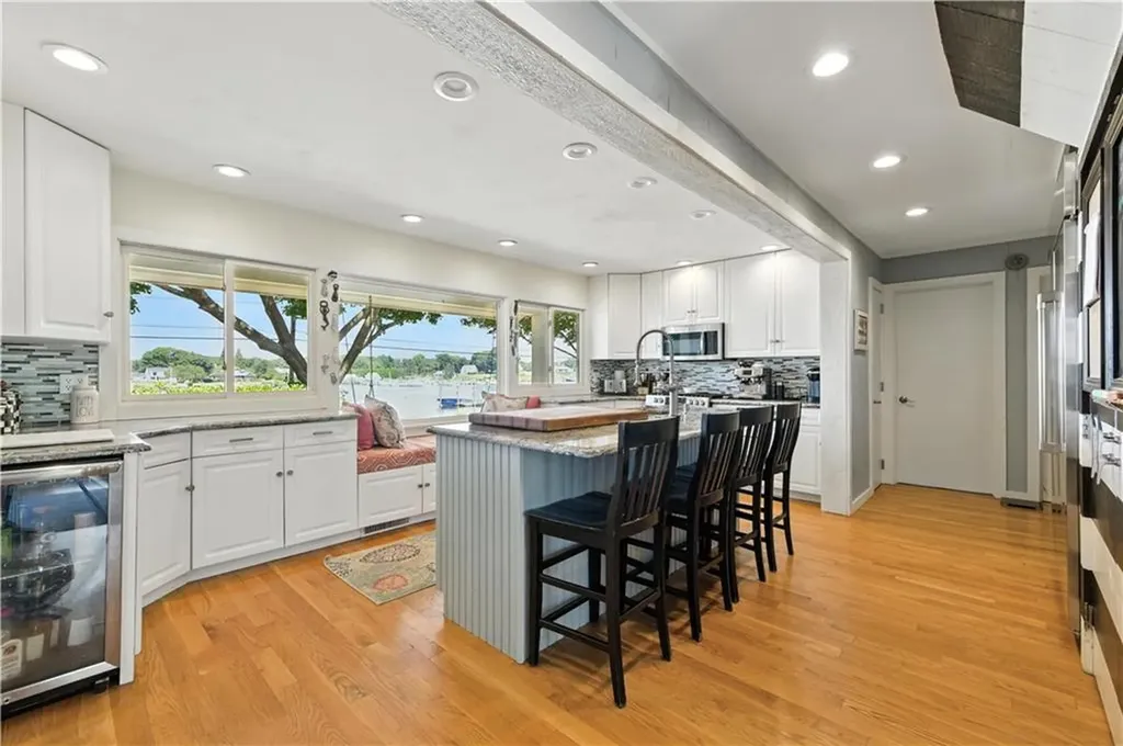 60 Avondale Road Westerly RI 02891