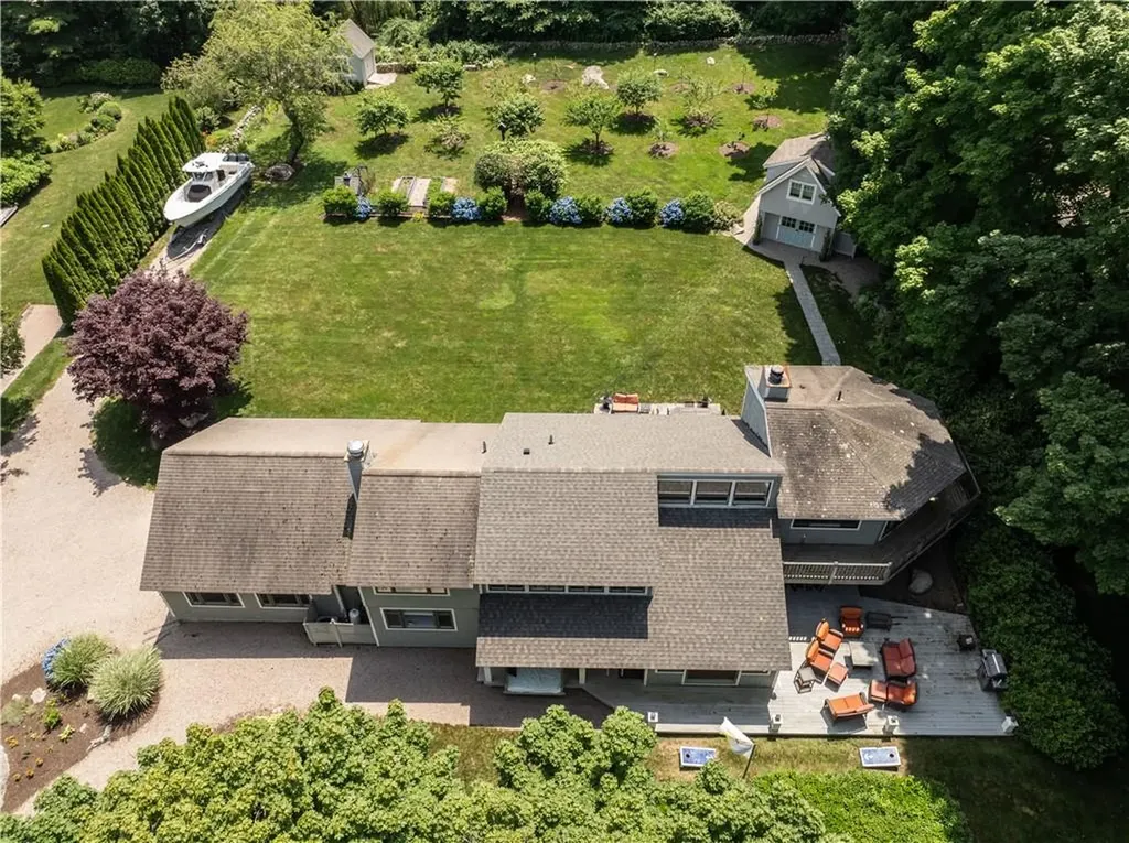 60 Avondale Road Westerly RI 02891