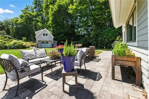 60 Avondale Road Westerly RI 02891