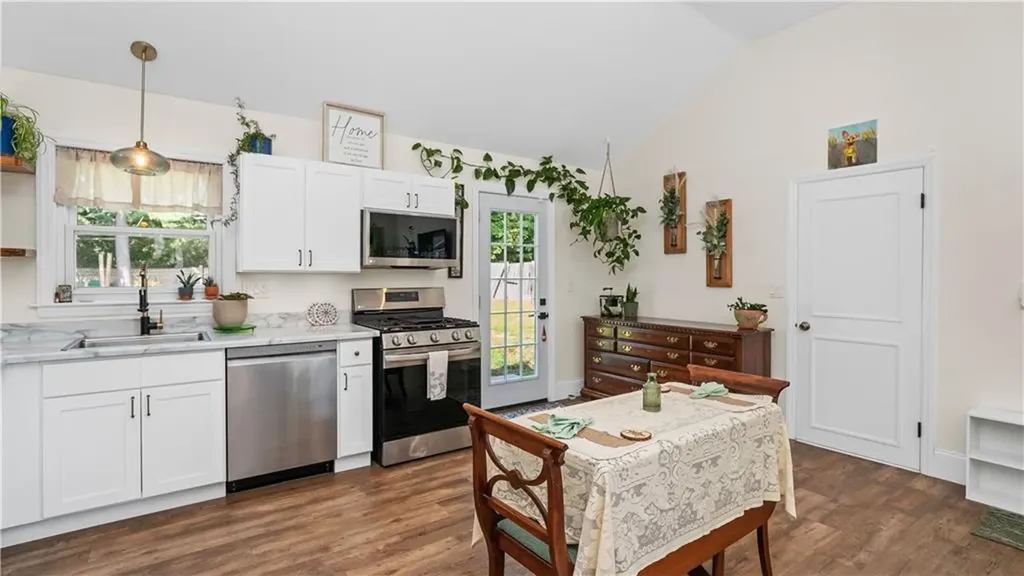 239 Richmond Drive Warwick RI 02888