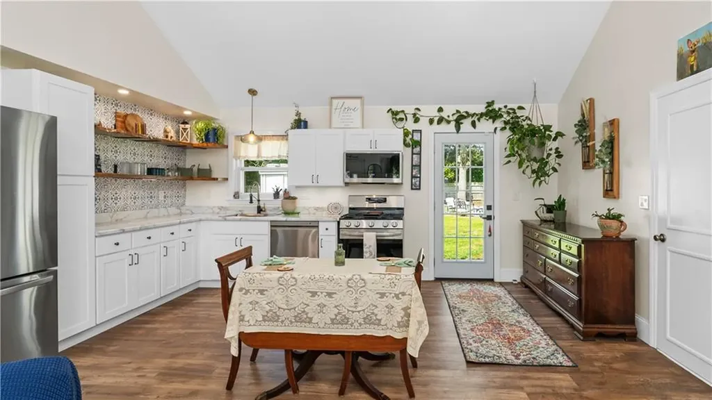 239 Richmond Drive Warwick RI 02888