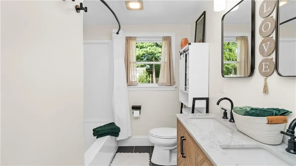 239 Richmond Drive Warwick RI 02888