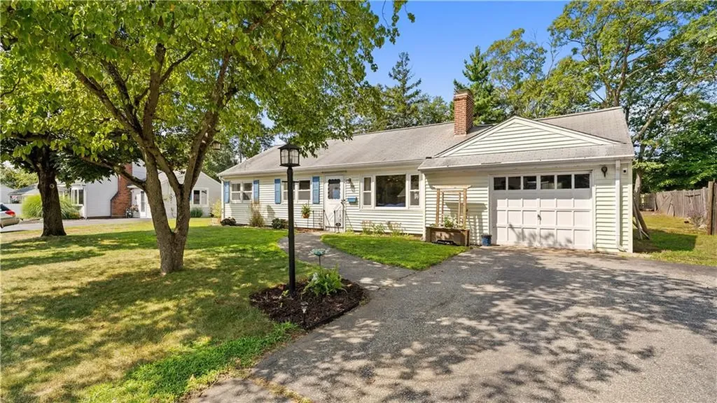 239 Richmond Drive Warwick RI 02888