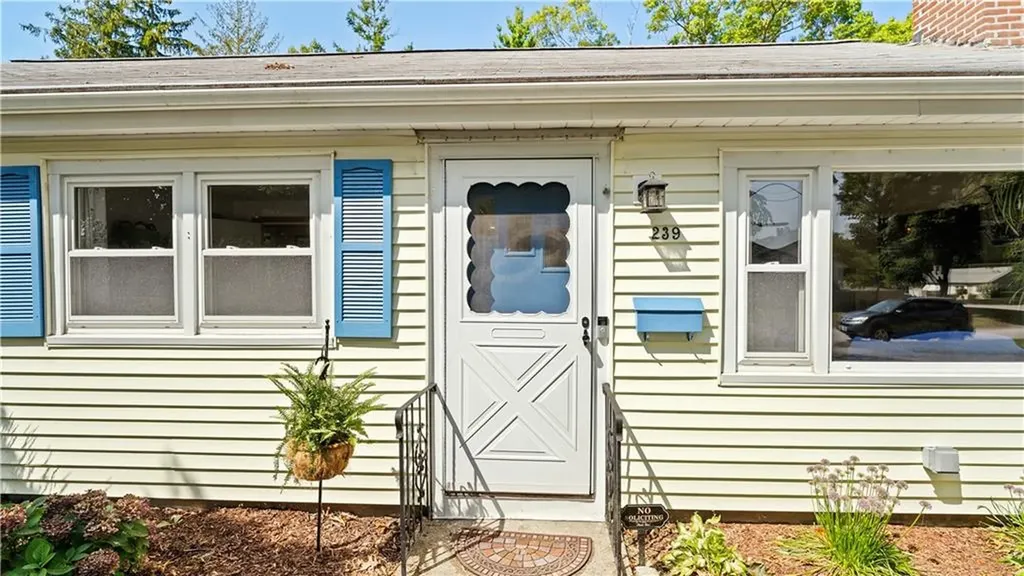 239 Richmond Drive Warwick RI 02888