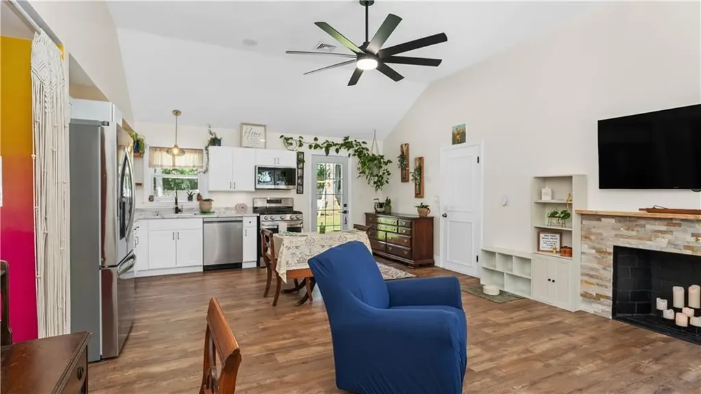 239 Richmond Drive Warwick RI 02888