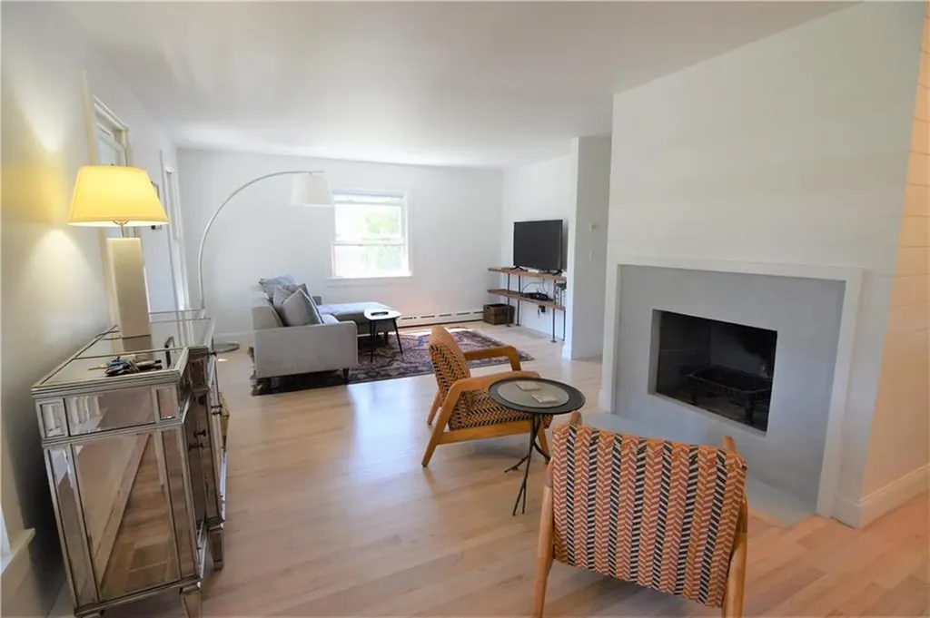 197 Coggeshall Avenue Newport RI 02840