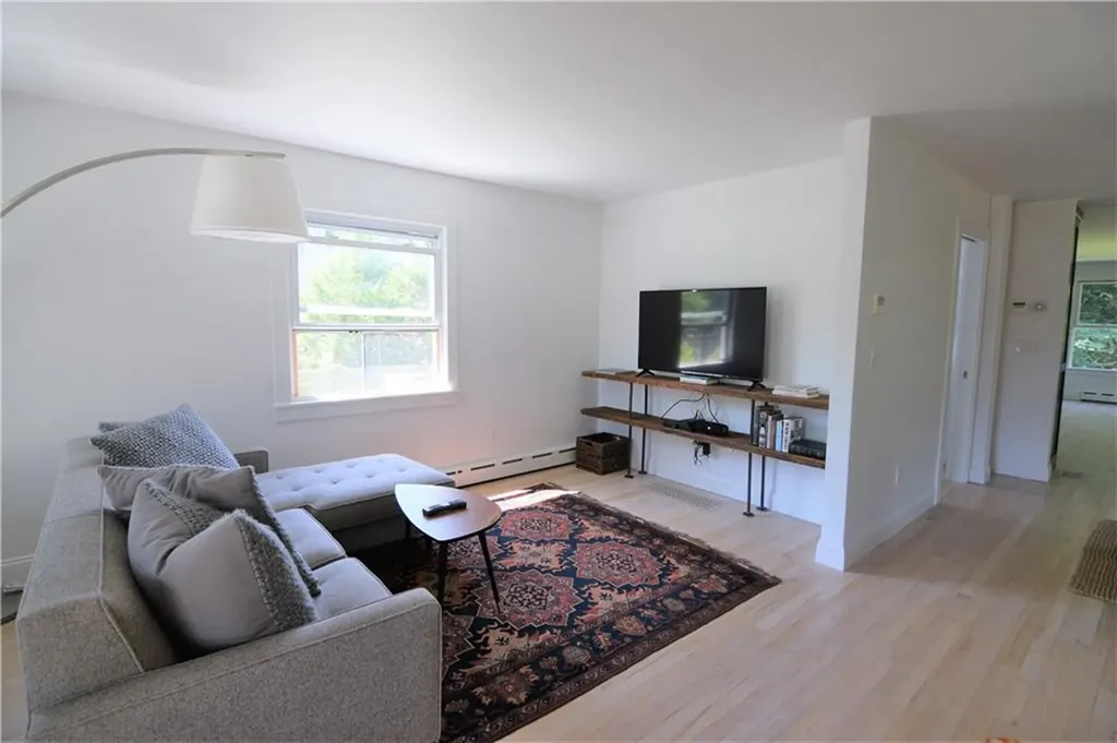 197 Coggeshall Avenue Newport RI 02840