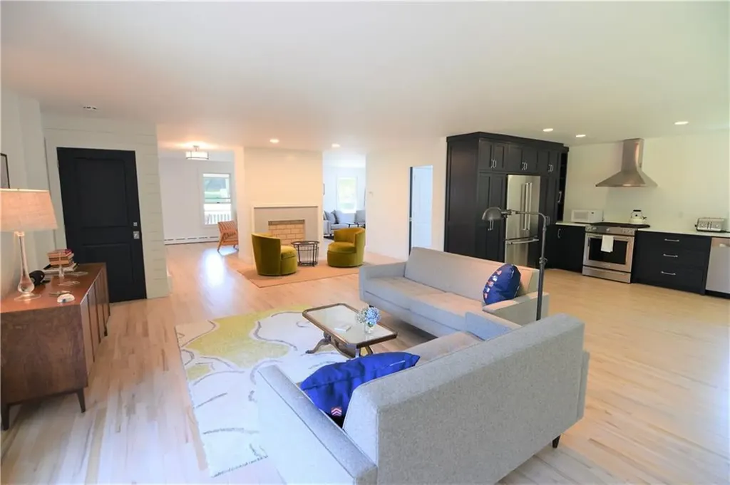 197 Coggeshall Avenue Newport RI 02840