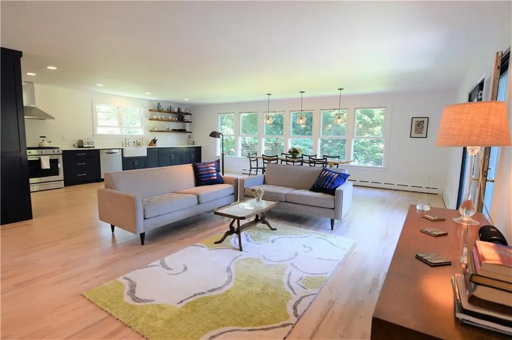 197 Coggeshall Avenue Newport RI 02840