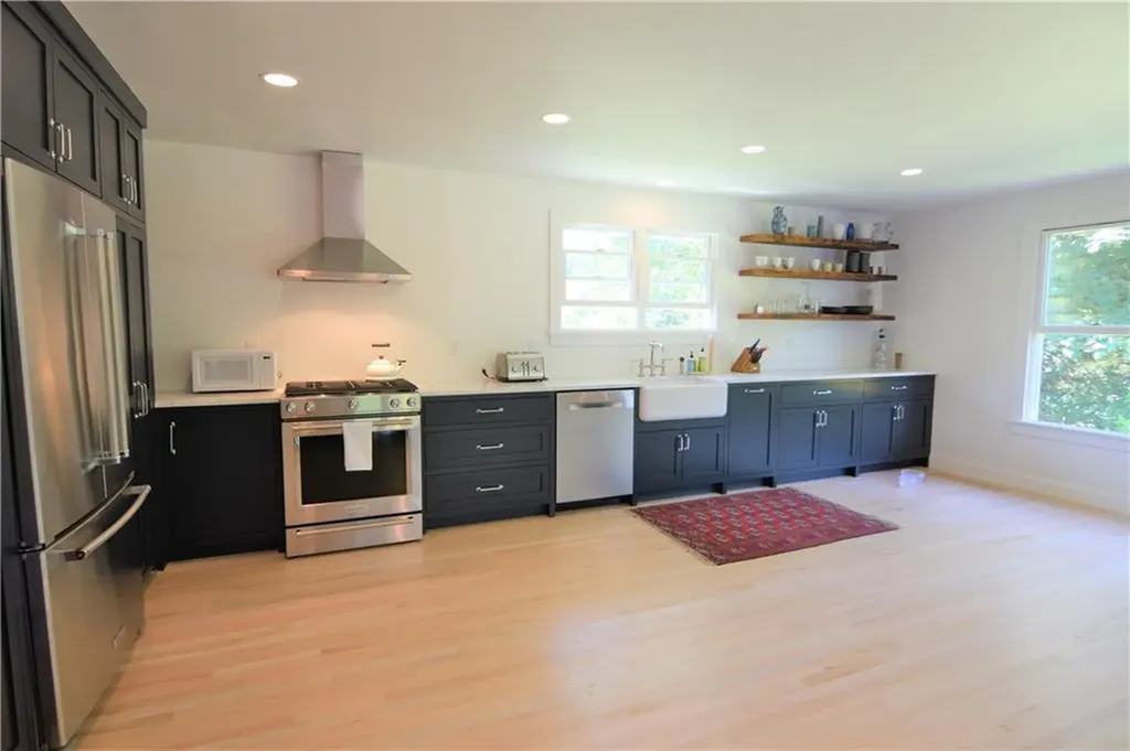 197 Coggeshall Avenue Newport RI 02840