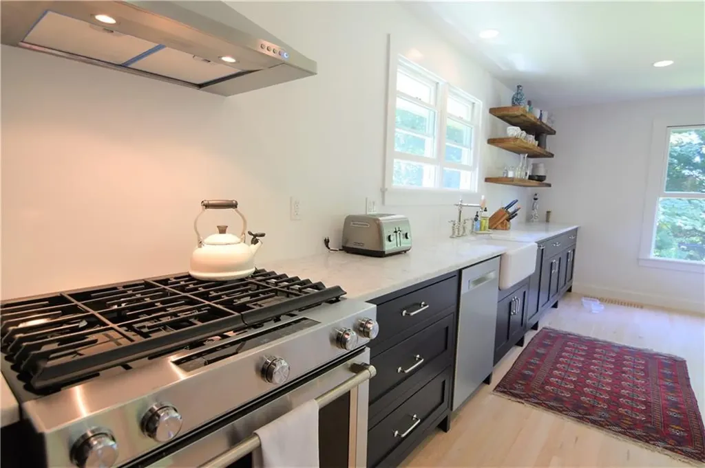 197 Coggeshall Avenue Newport RI 02840