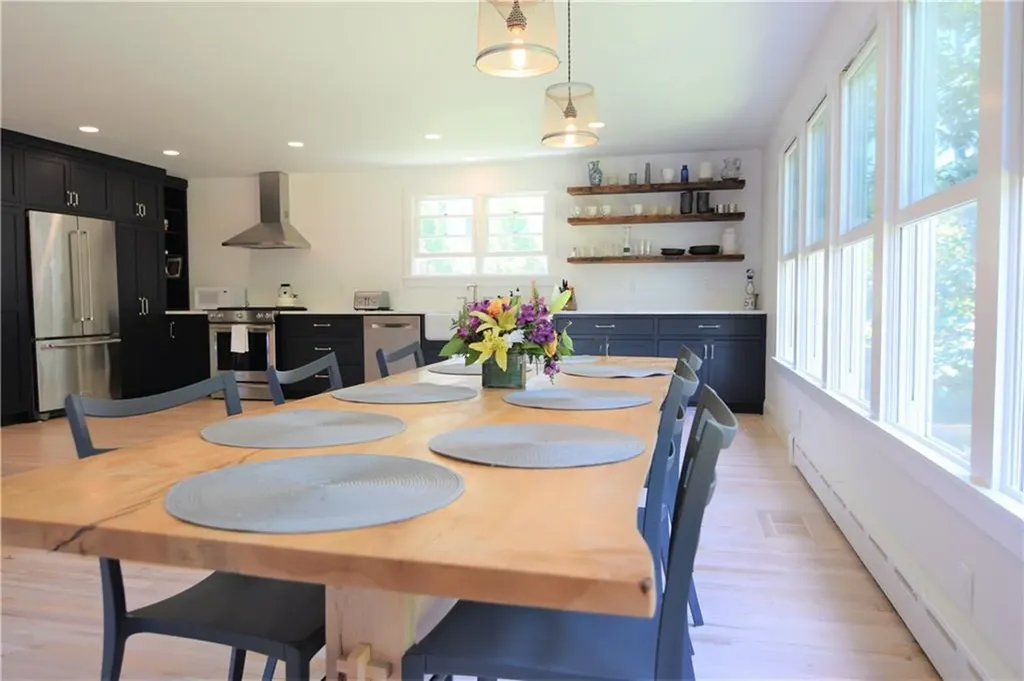 197 Coggeshall Avenue Newport RI 02840