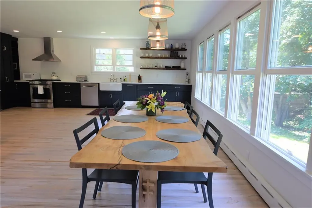 197 Coggeshall Avenue Newport RI 02840