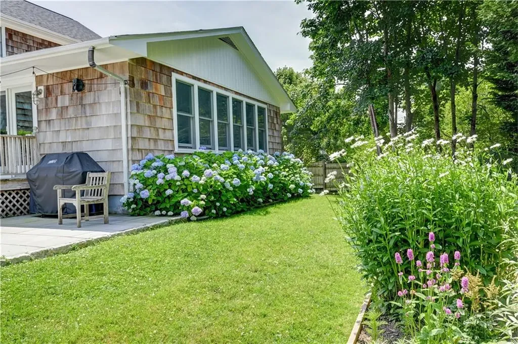 197 Coggeshall Avenue Newport RI 02840