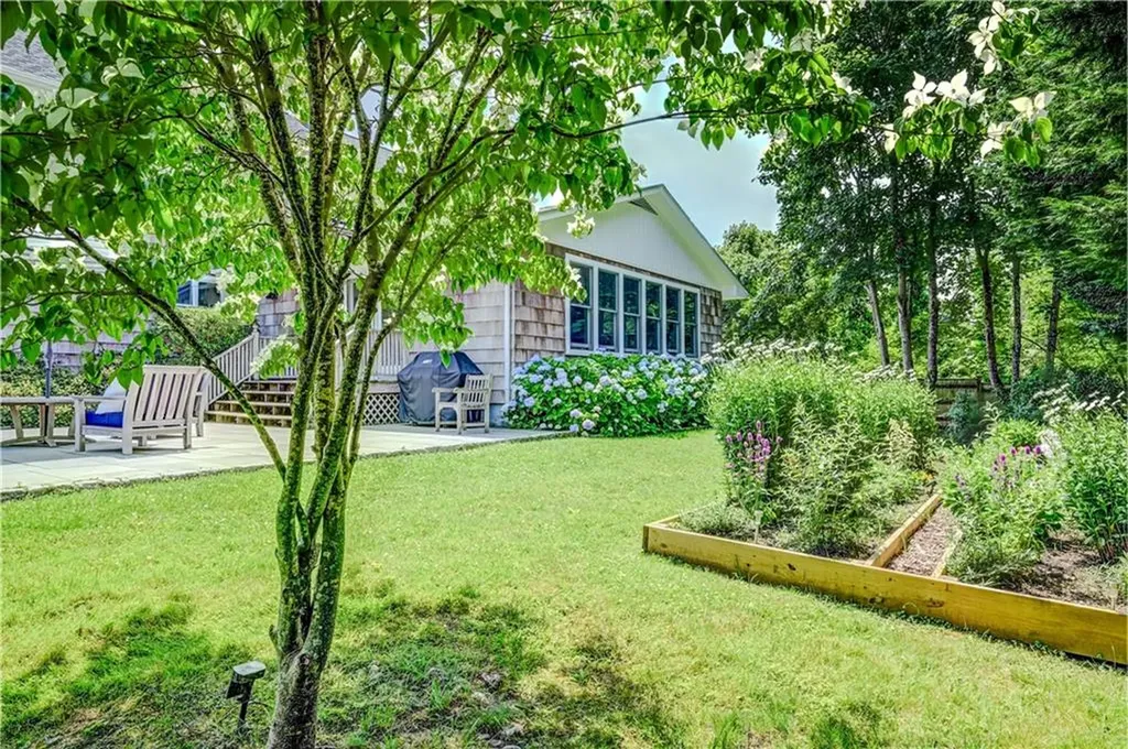 197 Coggeshall Avenue Newport RI 02840