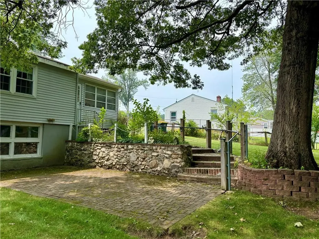 323 Old County Road Smithfield RI 02917