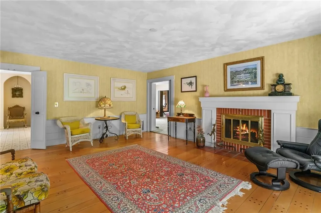 300 Country View Drive Warwick RI 02886