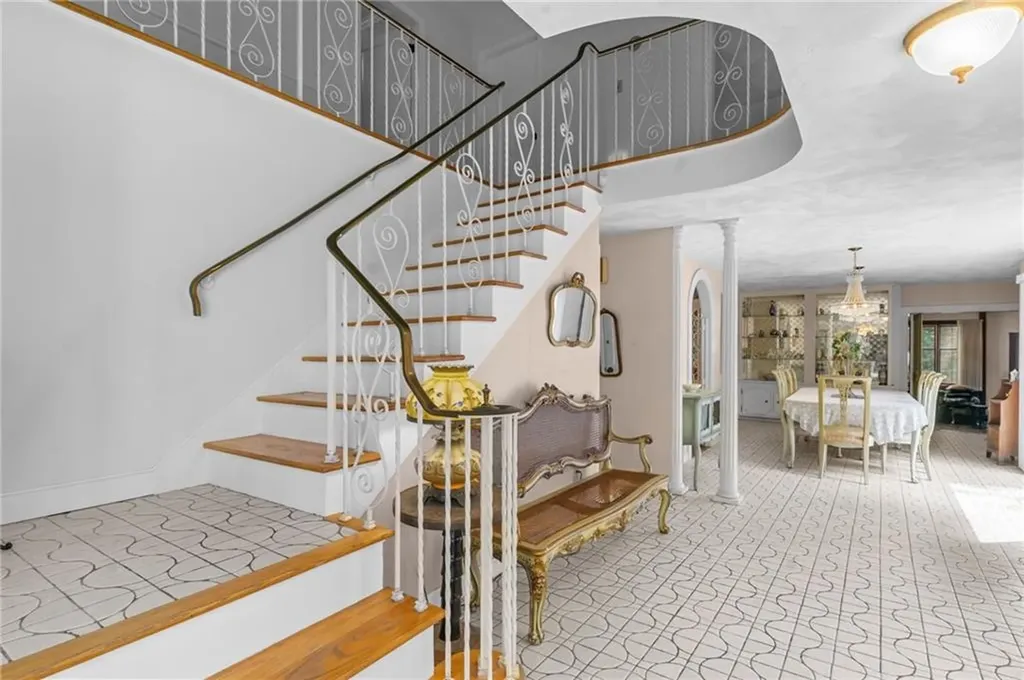 300 Country View Drive Warwick RI 02886