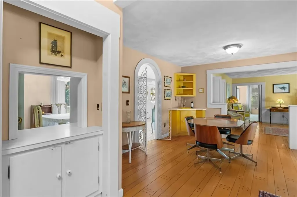 300 Country View Drive Warwick RI 02886