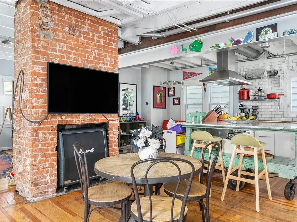 82 Willow Street Providence RI 02909