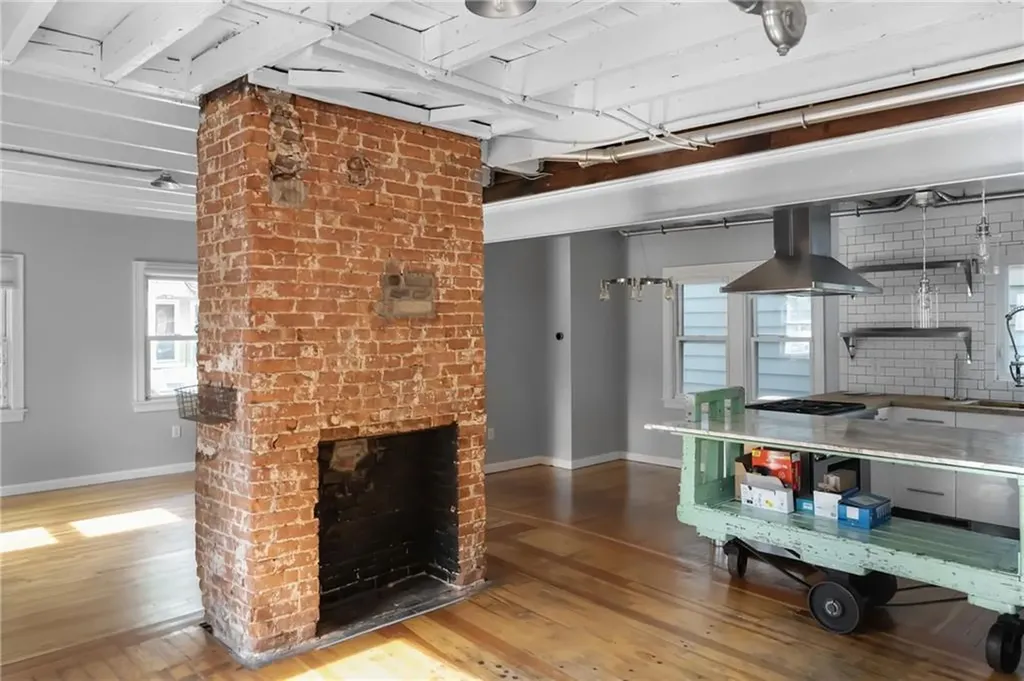 82 Willow Street Providence RI 02909
