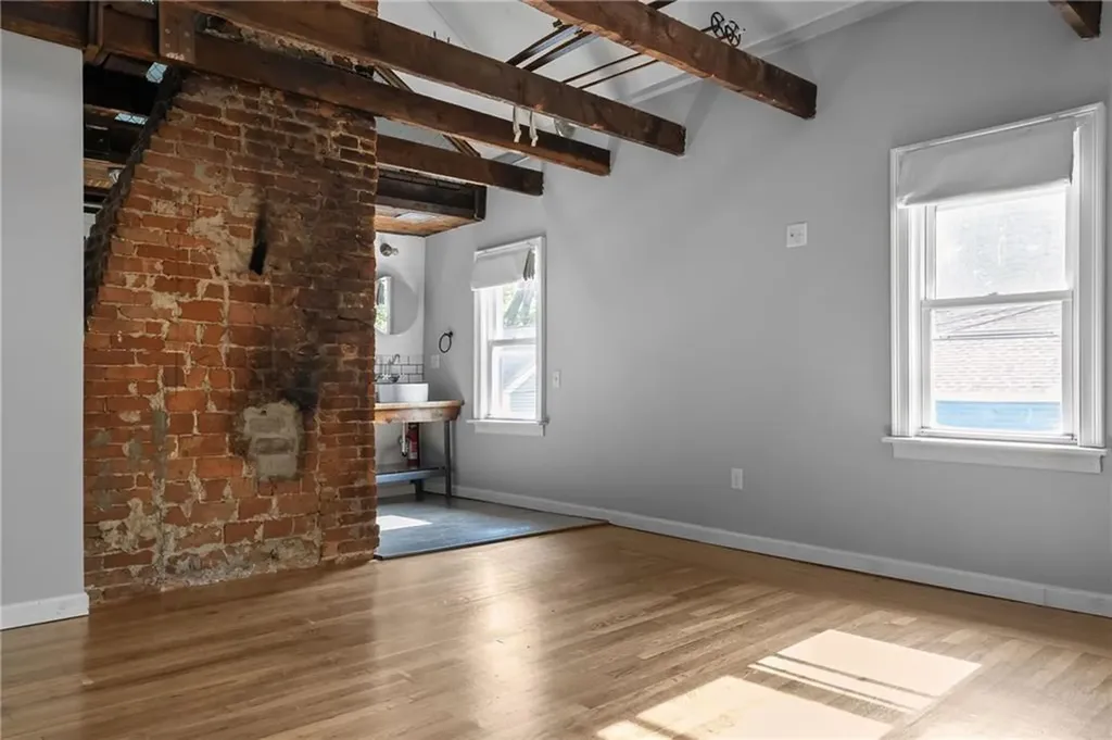 82 Willow Street Providence RI 02909