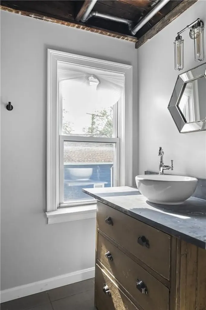 82 Willow Street Providence RI 02909