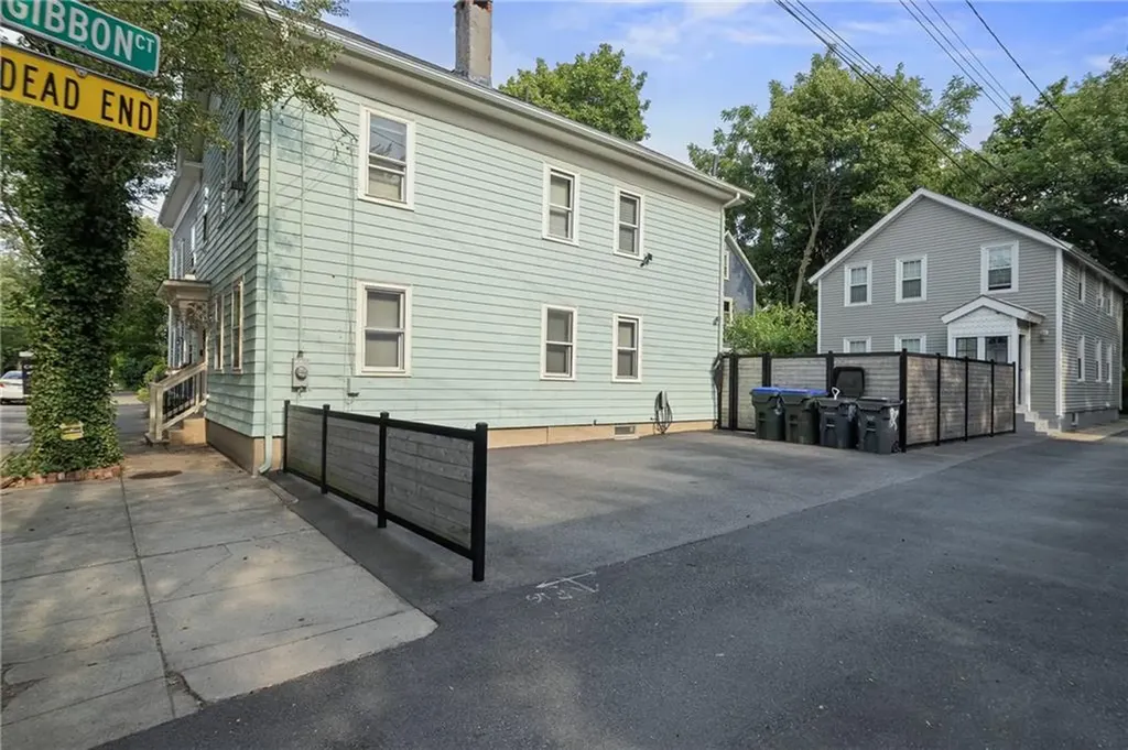 82 Willow Street Providence RI 02909