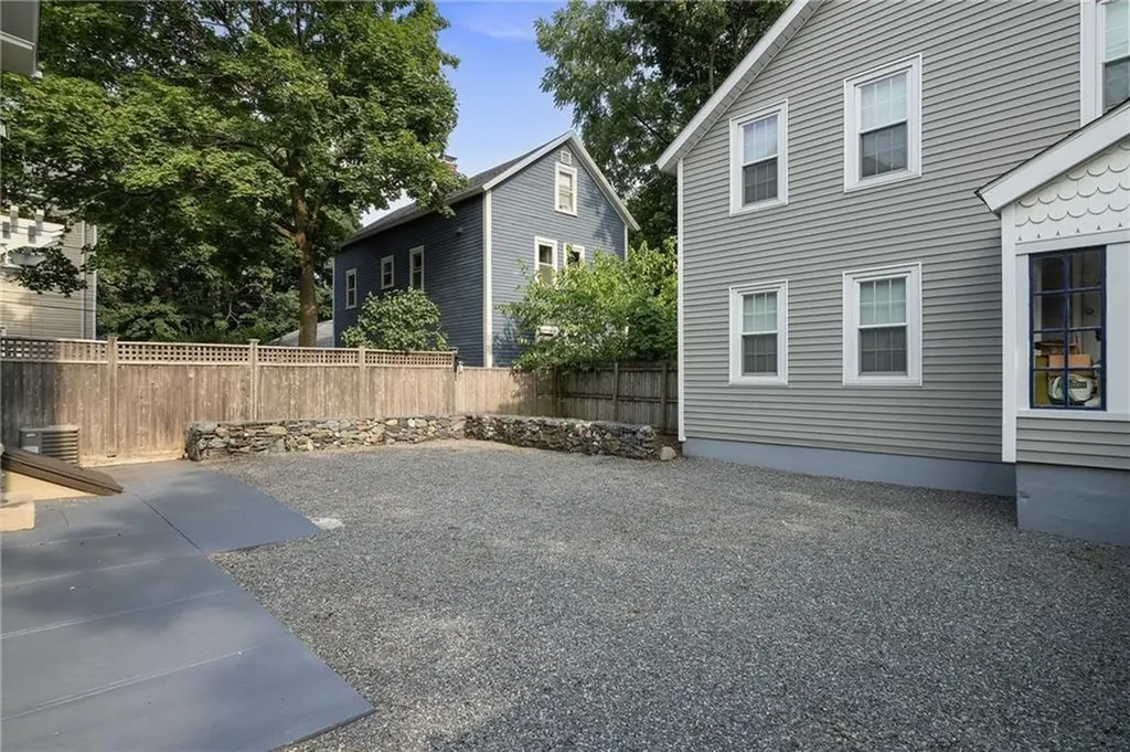 82 Willow Street Providence RI 02909