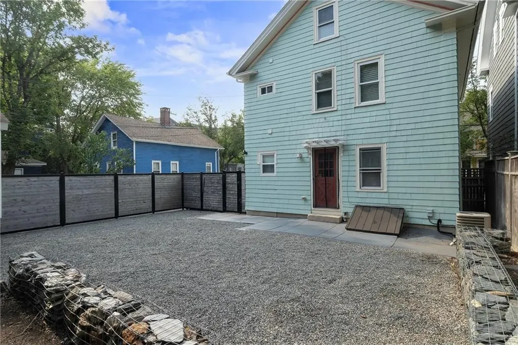82 Willow Street Providence RI 02909
