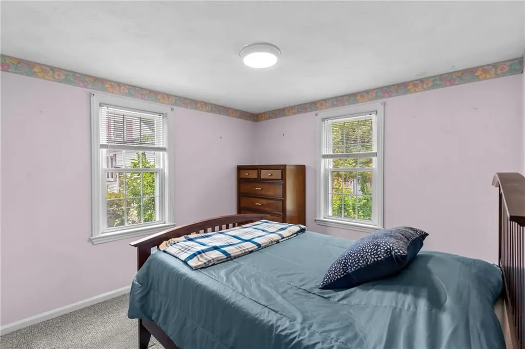 255 Strawberry Field Road Warwick RI 02886