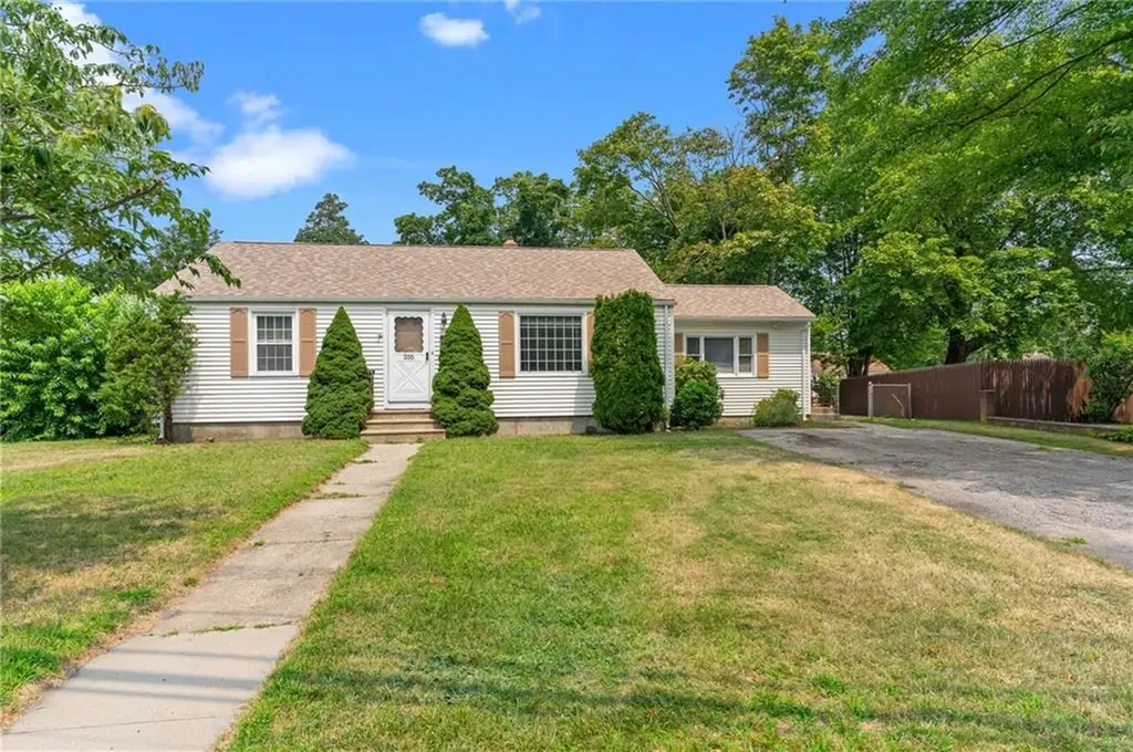 255 Strawberry Field Road Warwick RI 02886