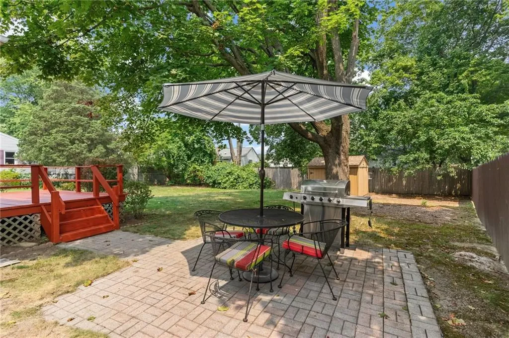 255 Strawberry Field Road Warwick RI 02886