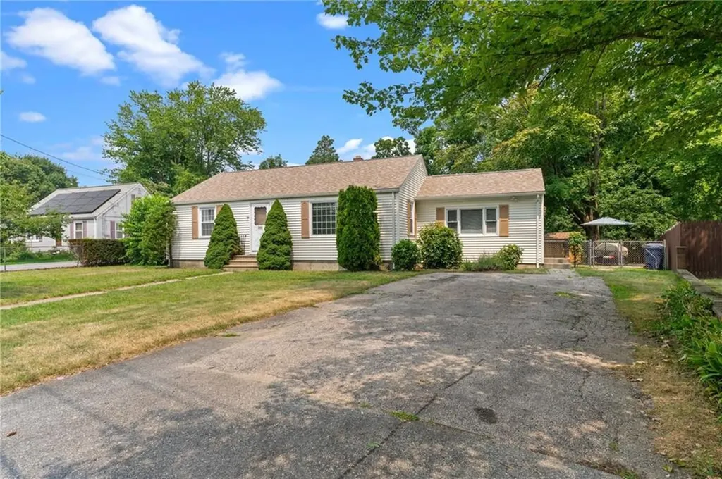 255 Strawberry Field Road Warwick RI 02886
