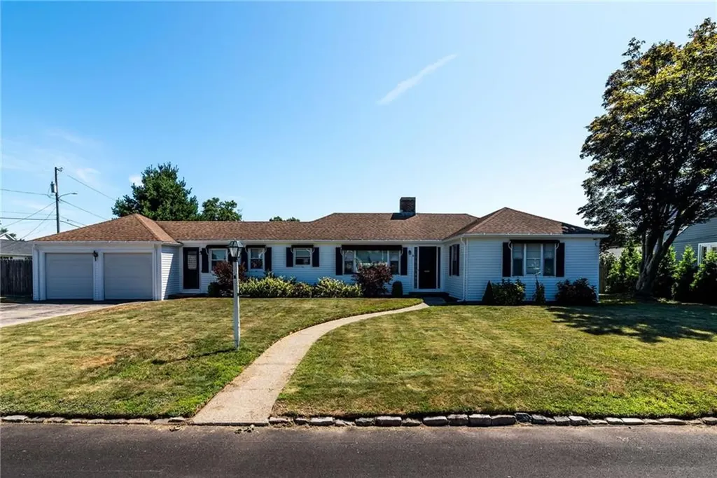 8 Somerset Road Cranston RI 02910