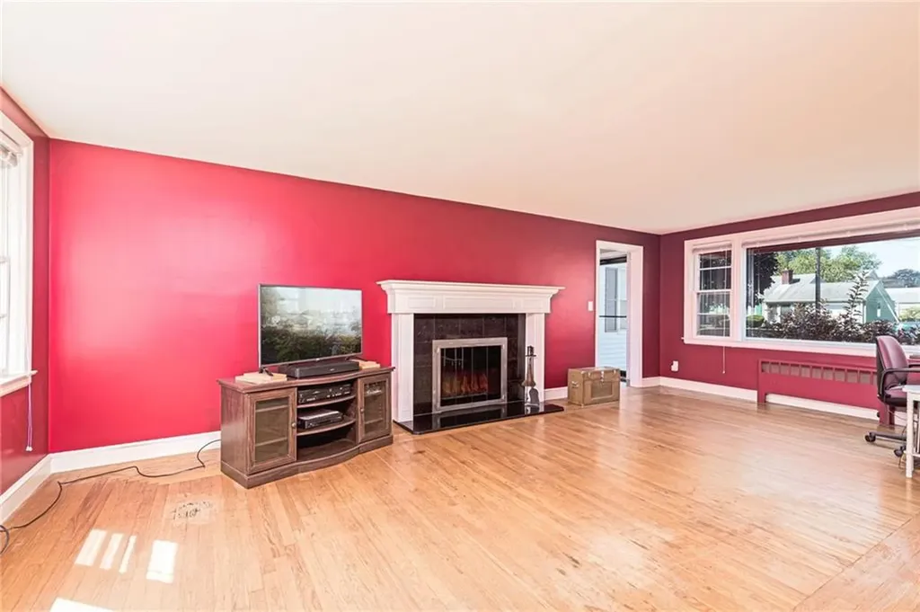 8 Somerset Road Cranston RI 02910